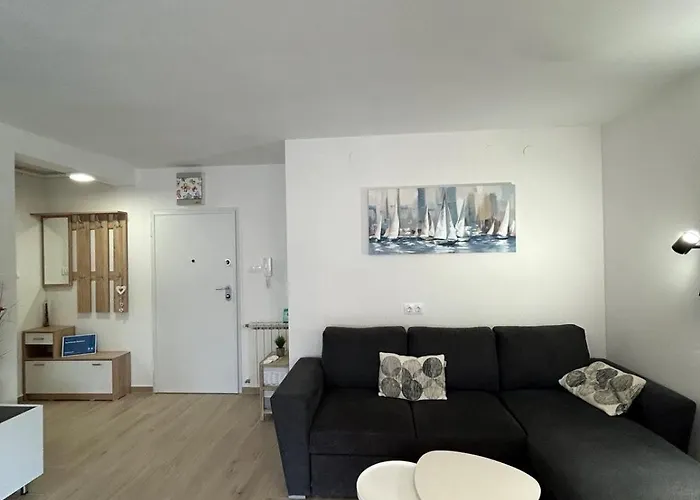 Romina Apartment *